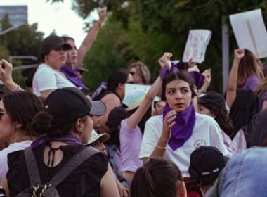 Women gathered on Chapultepec avenue to march against gender violence and for women's rights